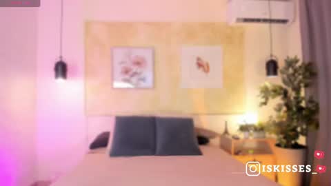 Snapshot of isabellasweet__ chatting on 06-23-26, 03:48 online show from 06-23-26, 03:48
