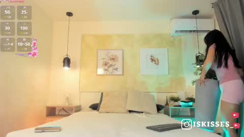 Snapshot of isabellasweet__ chatting on 07-01-26, 04:14 online show from 07-01-26, 04:14