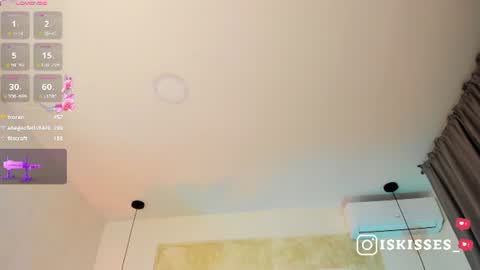 Snapshot of isabellasweet__ chatting on 07-07-26, 07:23 online show from 07-07-26, 07:23