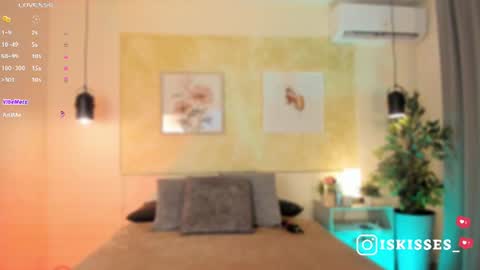 Snapshot of isabellasweet__ chatting on 07-08-26, 04:06 online show from 07-08-26, 04:06