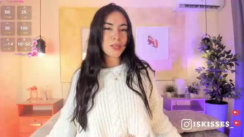 Snapshot of isabellasweet__ chatting on 07-16-26, 04:07 online show from 07-16-26, 04:07