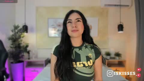 Snapshot of isabellasweet__ chatting on 07-17-26, 04:08 online show from 07-17-26, 04:08