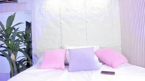 Snapshot of isabellax21 chatting on 12-05-25, 04:21 Isa online show from 12-05-25, 04:21