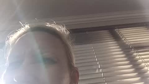 Snapshot of isabelle_cora chatting on 06-22-26, 07:05 Isabelle Cora online show from 06-22-26, 07:05