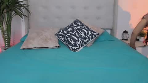 Isabelle Diaz online show from 02-25-25, 07:09