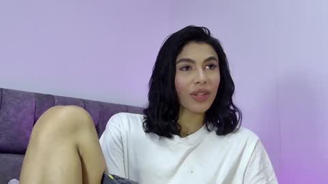 Snapshot of isabellefoxx chatting on 12-06-24, 11:00 Isa online show from 12-06-24, 11:00