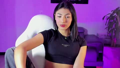 Snapshot of isabellefoxx chatting on 12-13-24, 08:37 Isa online show from 12-13-24, 08:37