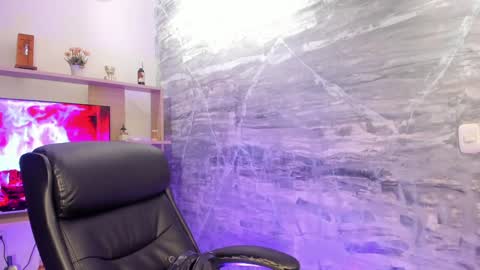 Snapshot of isabellefoxx chatting on 12-19-24, 04:13 Isa online show from 12-19-24, 04:13