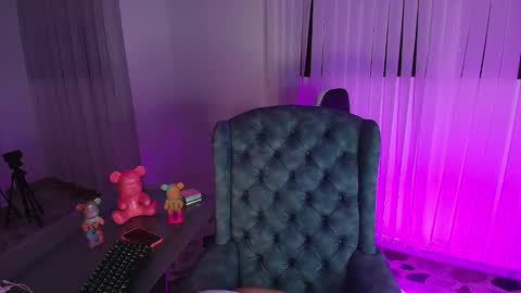 Snapshot of isabellefoxx chatting on 01-05-25, 09:26 Isa online show from 01-05-25, 09:26