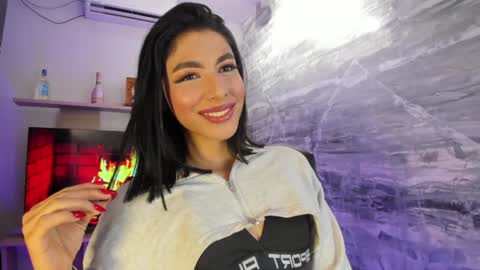 Snapshot of isabellefoxx chatting on 01-11-25, 05:20 Isa online show from 01-11-25, 05:20