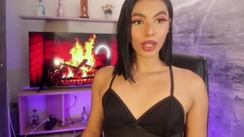 Snapshot of isabellefoxx chatting on 01-15-25, 04:57 Isa online show from 01-15-25, 04:57