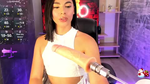 Snapshot of isabellefoxx chatting on 01-24-25, 05:31 Isa online show from 01-24-25, 05:31