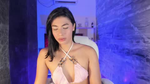 Snapshot of isabellefoxx chatting on 03-04-25, 02:42 Isa online show from 03-04-25, 02:42