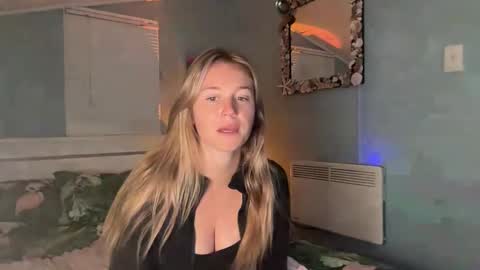 isabellesings online show from 05-08-26, 02:39
