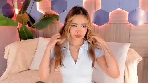 Snapshot of isabellestorm chatting on 06-18-26, 03:07 online show from 06-18-26, 03:07