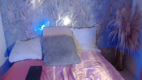 isabellj28 online show from 12-03-25, 03:14