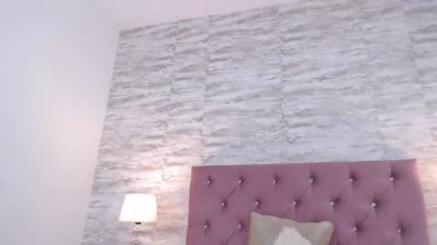 Snapshot of isabellmendez_ chatting on 12-11-24, 04:28 IsabellMendez online show from 12-11-24, 04:28