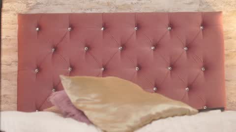 Snapshot of isabellmendez_ chatting on 01-15-25, 10:35 IsabellMendez online show from 01-15-25, 10:35