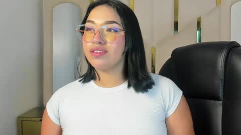 isabellrodriguez18 online show from 05-11-26, 03:23