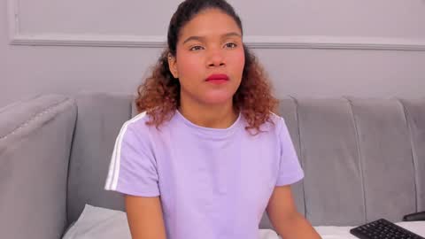 Isabellsmmith online show from 01-18-25, 10:17