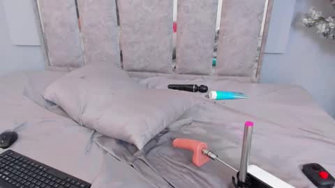 Isabellsmmith online show from 03-01-25, 05:09