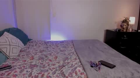 Snapshot of isabelprietoo chatting on 09-12-25, 02:00 Isa online show from 09-12-25, 02:00