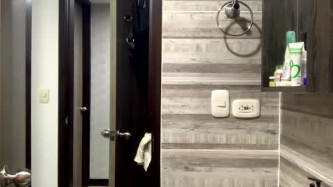 Snapshot of isabelprietoo chatting on 09-14-25, 01:05 Isa online show from 09-14-25, 01:05