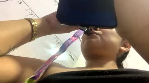 Snapshot of isabelprietoo chatting on 09-17-25, 04:14 Isa online show from 09-17-25, 04:14