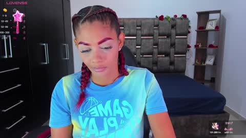 Snapshot of isabelreyes_ chatting on 12-15-24, 04:07 Hi mi name is Isabel online show from 12-15-24, 04:07