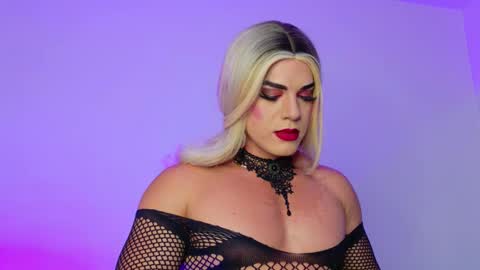 Snapshot of isahilton1 chatting on 09-26-25, 06:01 Isabella Hilton online show from 09-26-25, 06:01