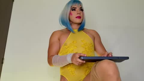 Snapshot of isahilton1 chatting on 11-06-25, 09:05 Isabella Hilton online show from 11-06-25, 09:05