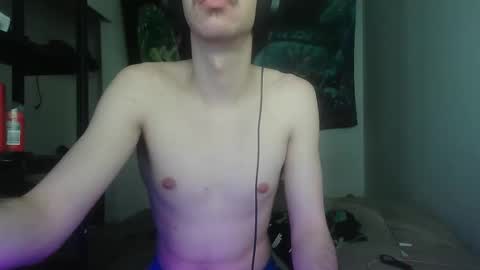 isaiahf24 online show from 06-04-26, 01:11