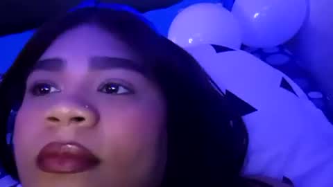 Isa online show from 10-21-25, 02:34