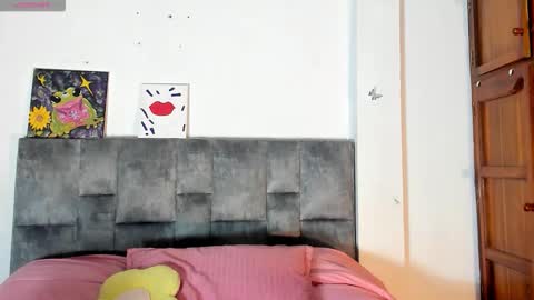 Snapshot of isangel_ chatting on 11-18-25, 02:28 Isabela online show from 11-18-25, 02:28