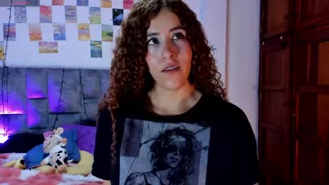 Isabela  online show from 04-17-26, 04:37