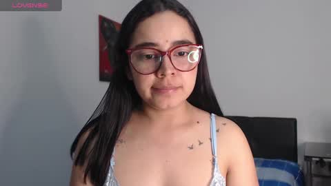 Snapshot of isemma chatting on 02-11-25, 02:46 Emma online show from 02-11-25, 02:46