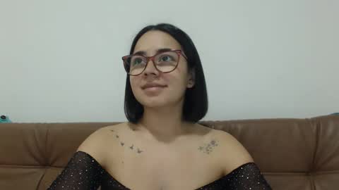 Snapshot of isemma chatting on 10-06-25, 12:52 Emma online show from 10-06-25, 12:52