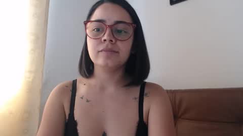 Snapshot of isemma chatting on 11-13-25, 04:17 Emma online show from 11-13-25, 04:17