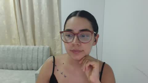 Snapshot of isemma chatting on 02-22-26, 03:40 Emma online show from 02-22-26, 03:40