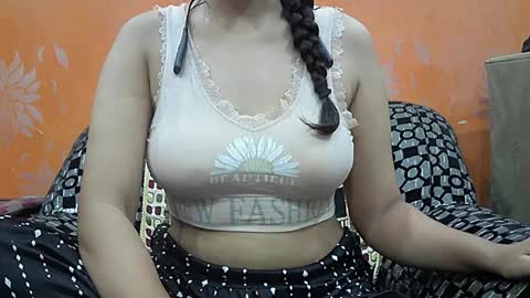 Snapshot of ishika_singh_ chatting on 09-17-25, 02:24 ishika_singh_ online show from 09-17-25, 02:24