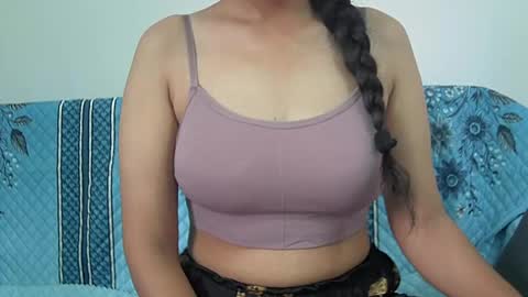 Snapshot of ishika_singh_ chatting on 06-29-26, 01:56 ishika_singh_ online show from 06-29-26, 01:56