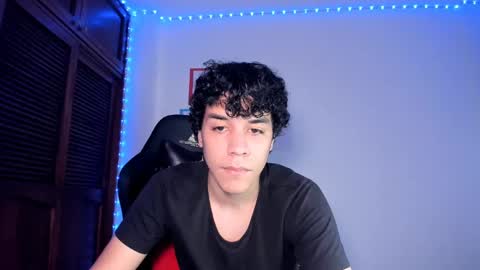 Isidro online show from 03-08-25, 04:23