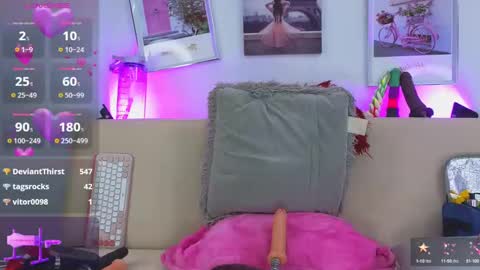 Snapshot of isis_queen_ chatting on 03-08-25, 11:49 Andrea online show from 03-08-25, 11:49