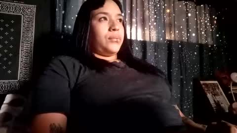 Snapshot of isisbathory chatting on 11-26-25, 10:22 Isis online show from 11-26-25, 10:22