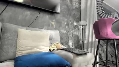 Isis online show from 09-23-25, 01:36