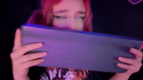 Snapshot of isisjones18 chatting on 09-19-25, 04:25 Isisjones18 online show from 09-19-25, 04:25