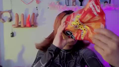 Snapshot of isisjones18 chatting on 10-10-25, 09:19 Isisjones18 online show from 10-10-25, 09:19