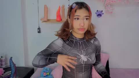 Snapshot of isisjones18 chatting on 10-24-25, 10:11 Isisjones18 online show from 10-24-25, 10:11