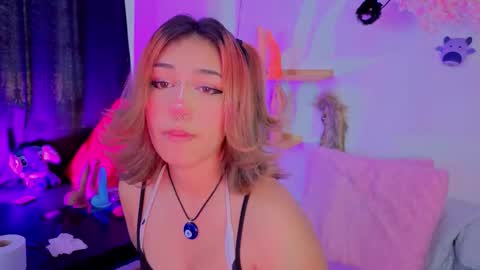 Snapshot of isisjones18 chatting on 11-23-25, 04:07 Isisjones18 online show from 11-23-25, 04:07