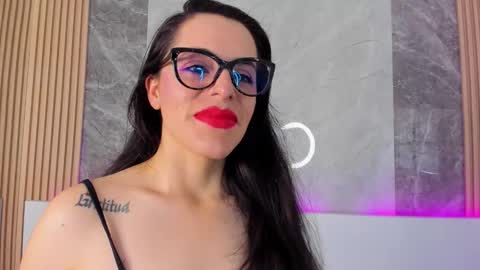 Isis Noir online show from 09-24-25, 12:19